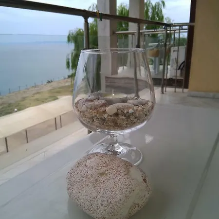 Private A12 In July Morning Seaside شقة كافارنا