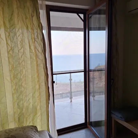 Apartment Private A12 In July Morning Seaside *