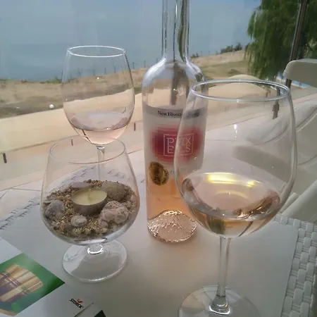 Private A12 In July Morning Seaside * Kavarna